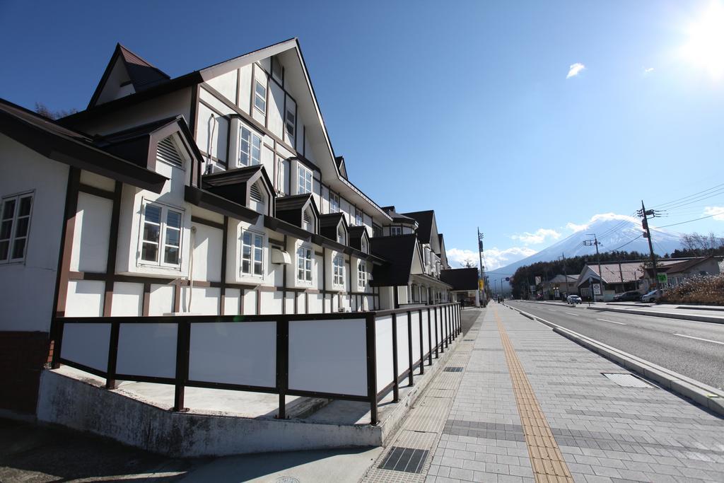 Hotel Camelot Fujikawaguchiko Exterior foto