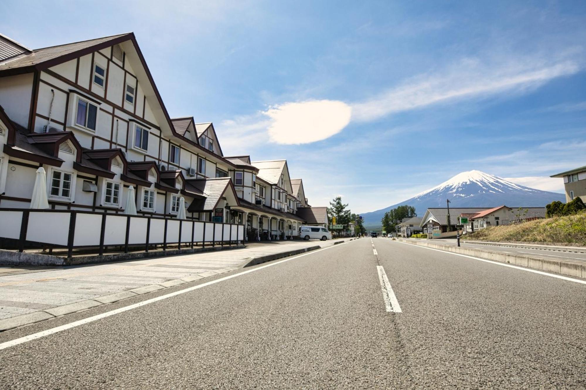 Hotel Camelot Fujikawaguchiko Exterior foto